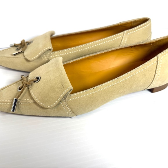 Tod’s Cream Beige Suede Flats. TOD’S Bowed Eve Driving Shoes. 7.5 - Picture 8 of 11